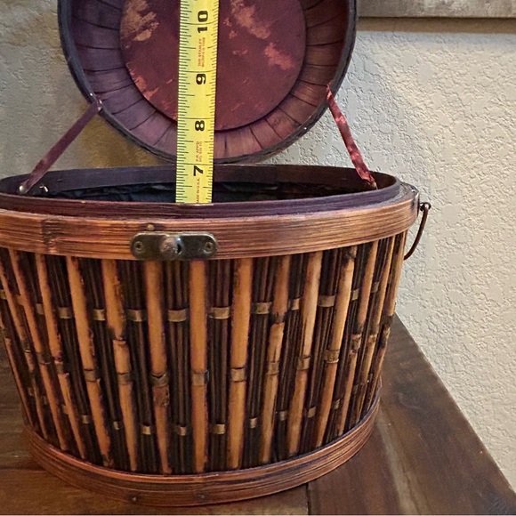 Vintage‎ Bamboo Woven Round Basket with Diamond-Weave Attached Lid Black Lining - Picture 9 of 16